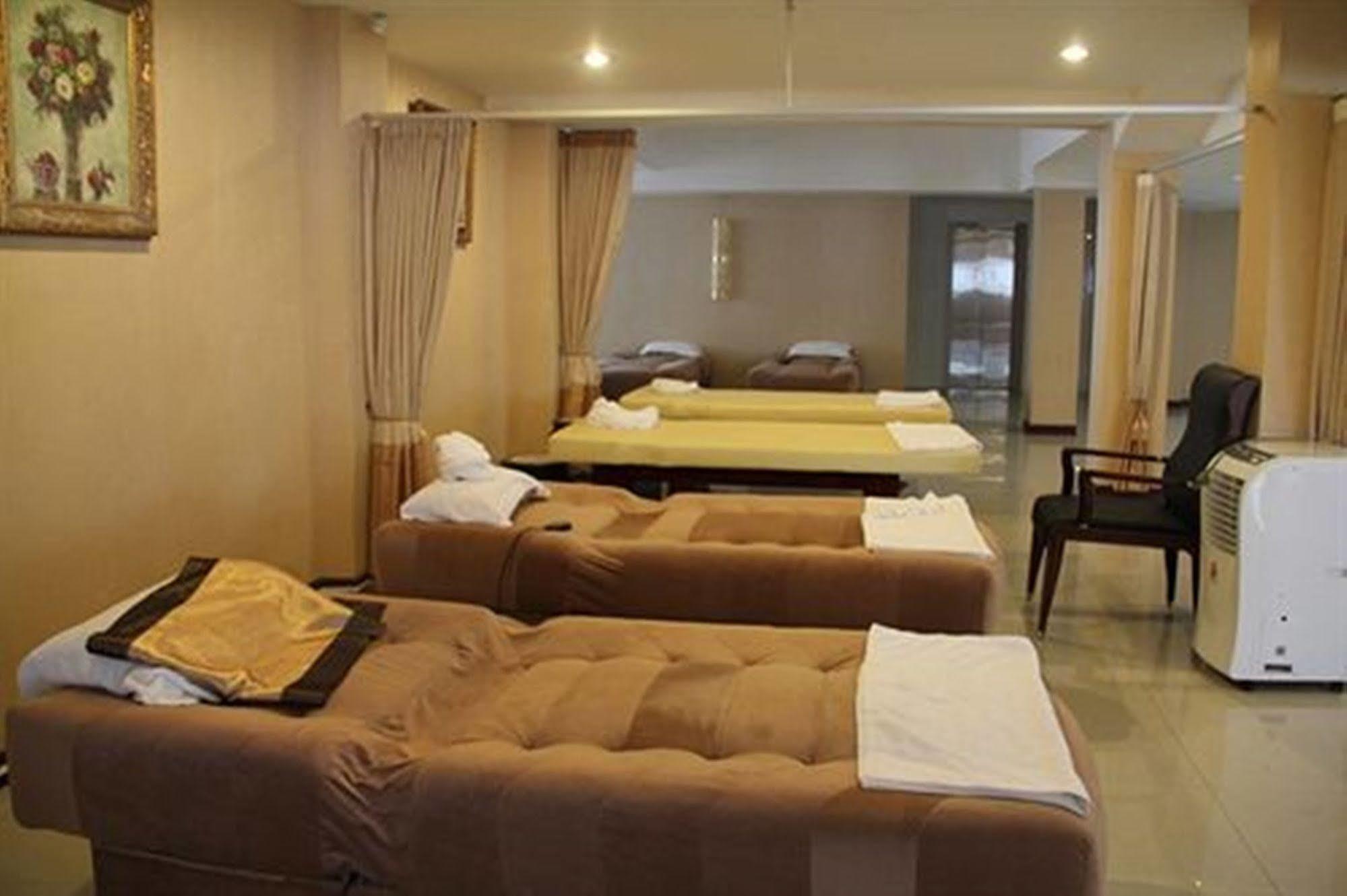 The Privi Suites Pattaya Extérieur photo