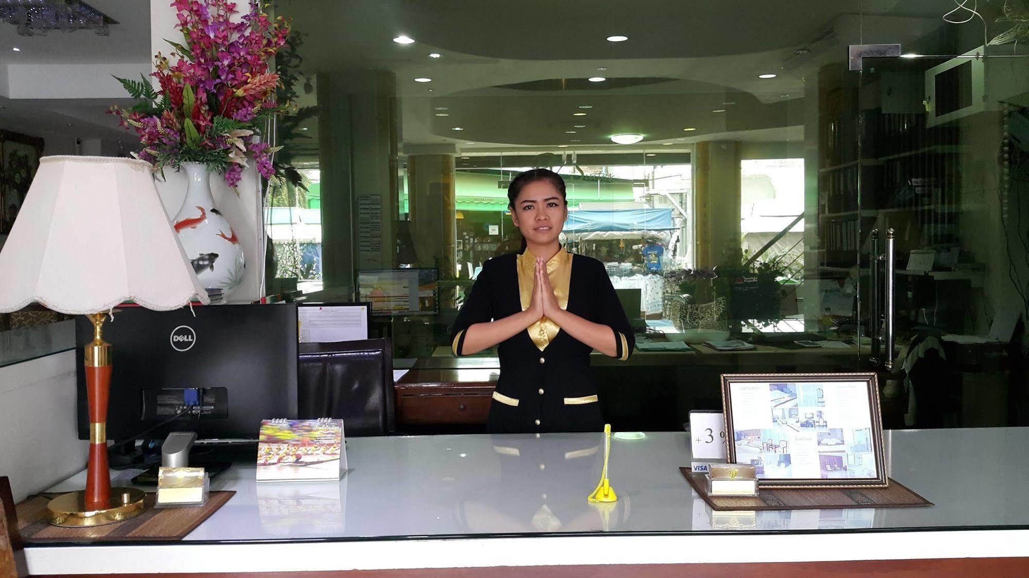 The Privi Suites Pattaya Extérieur photo