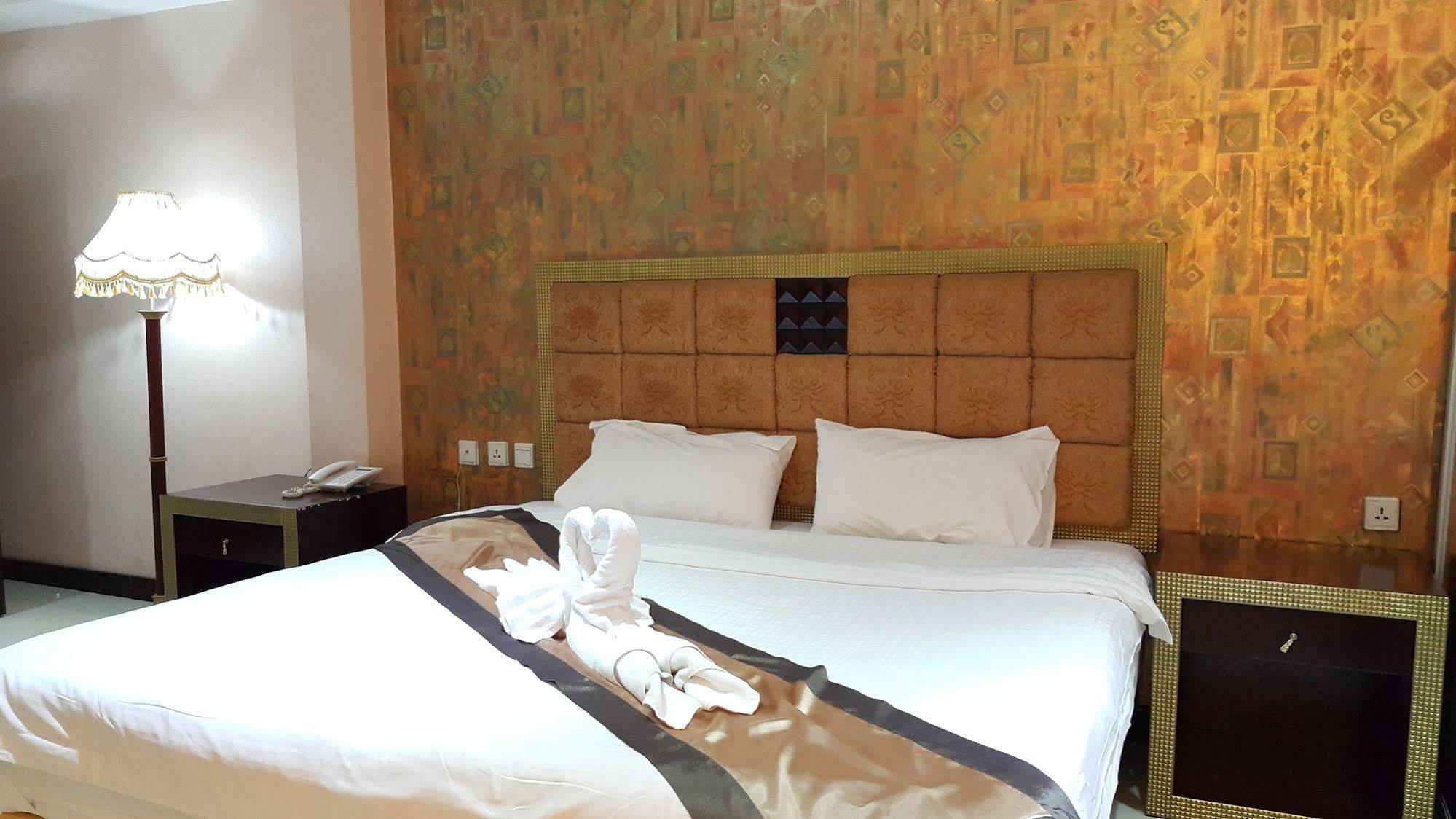 The Privi Suites Pattaya Extérieur photo