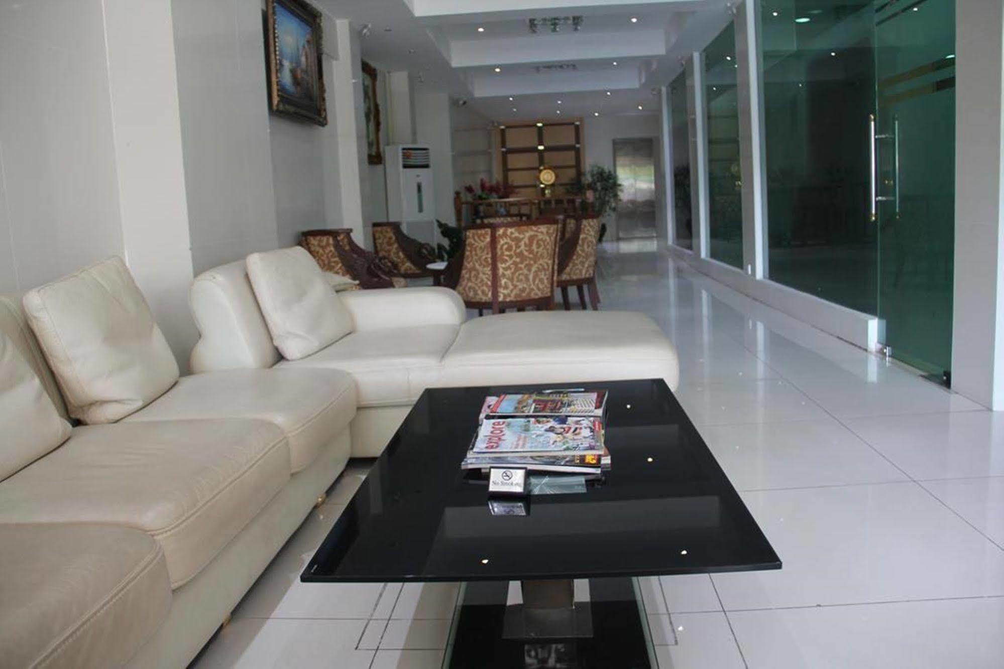 The Privi Suites Pattaya Extérieur photo